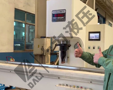 High precision straightening machine