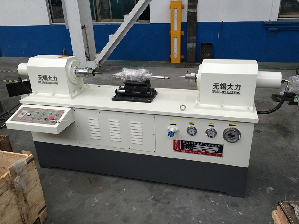 Horizontal bearing hydraulic press