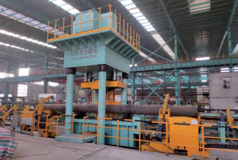 Four column customized 2000T press machine