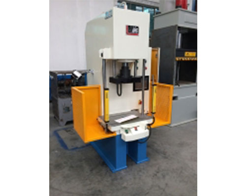 Single column servo CNC